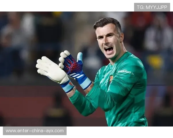 门将训练中意外受伤,但恢复评估乐观,粉丝松口气 门将训练中意外受伤,但恢复评估乐观,粉丝松口气