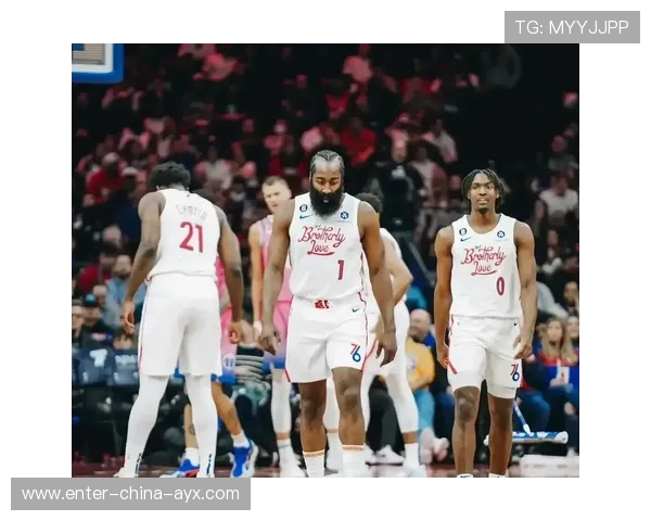 哈登连线助攻,76人团队合作见成效 哈登连线助攻,76人团队合作见成效