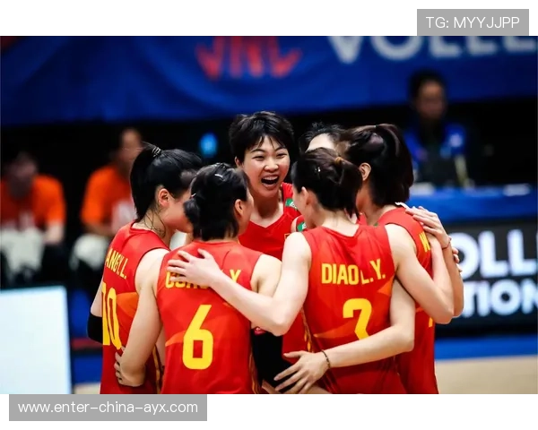 中国女排快攻配合打得行云流水 中国女排快攻配合打得行云流水