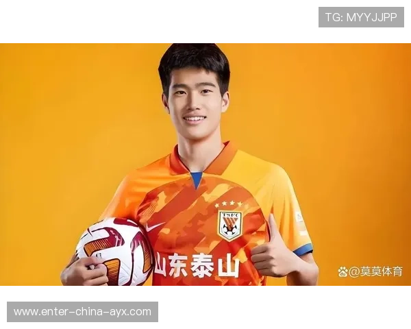 彭啸抢点完成制胜一脚:那一刻,全场为他而燃 彭啸抢点完成制胜一脚:那一刻,全场为他而燃